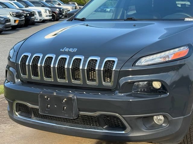 Used 2018 Jeep Cherokee Limited AWD/4WD image 10