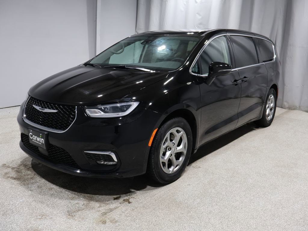 Used 2024 Chrysler Pacifica Limited image 5