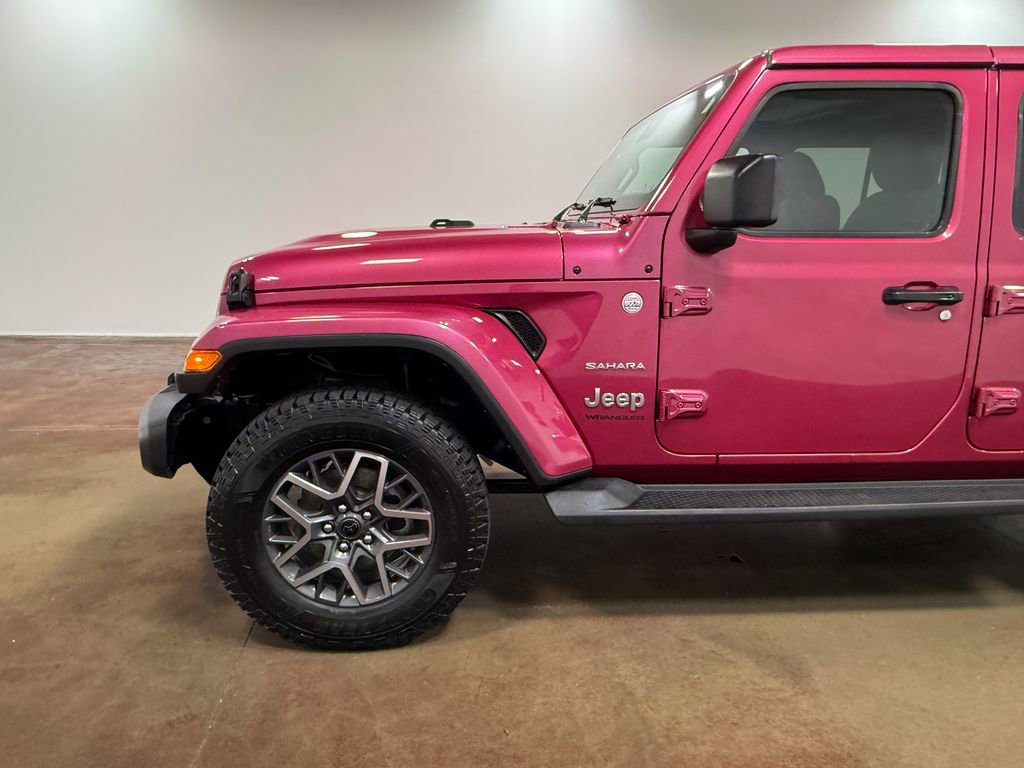 Used 2024 Jeep Wrangler Unlimited Sahara w/ Technology Group AWD/4WD image 38