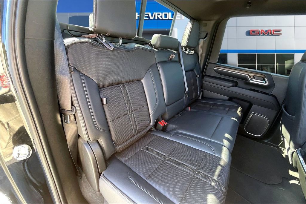 Used 2024 Chevrolet Silverado 2500 High Country w/ High Country Premium Package AWD/4WD image 26