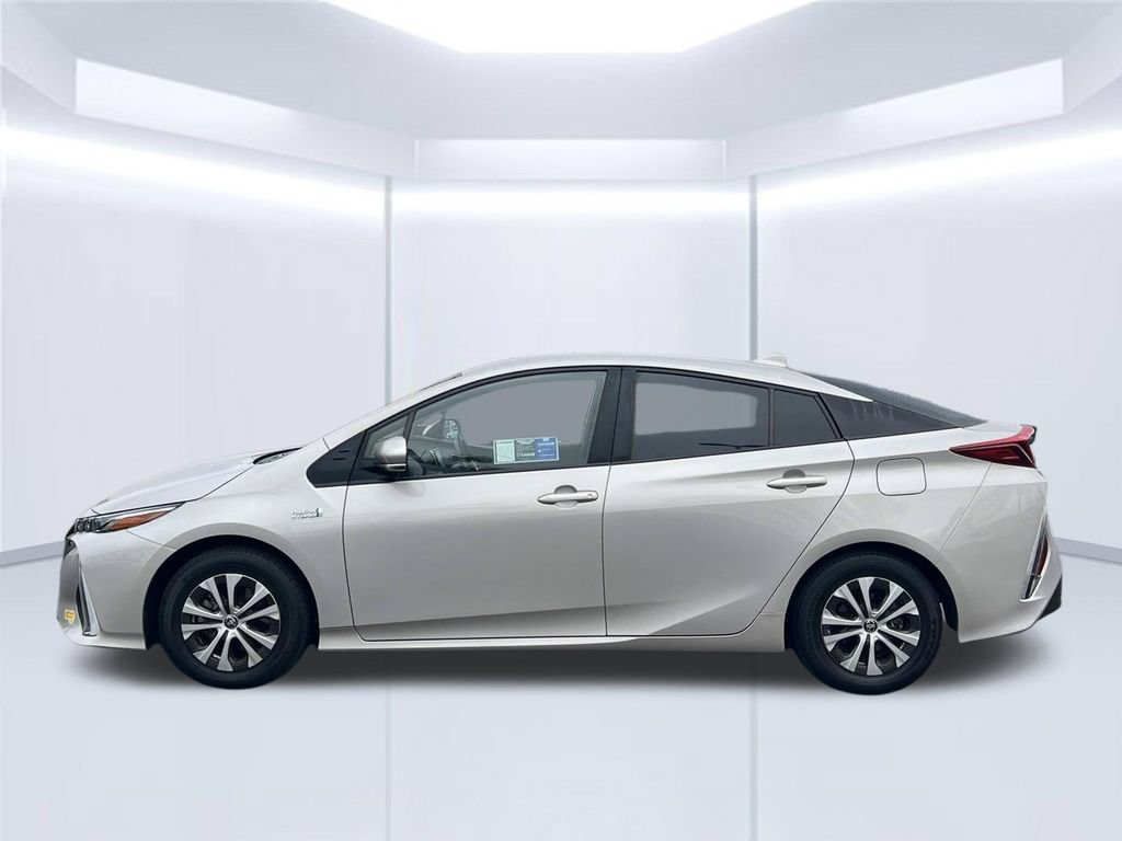 Used 2022 Toyota Prius Prime XLE FWD image 2