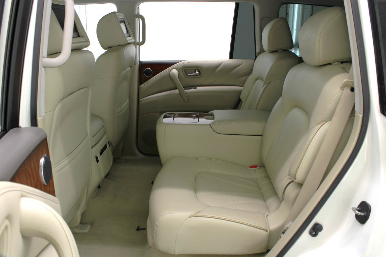 Used 2016 INFINITI QX80 2WD w/ Deluxe Technology Package image 39