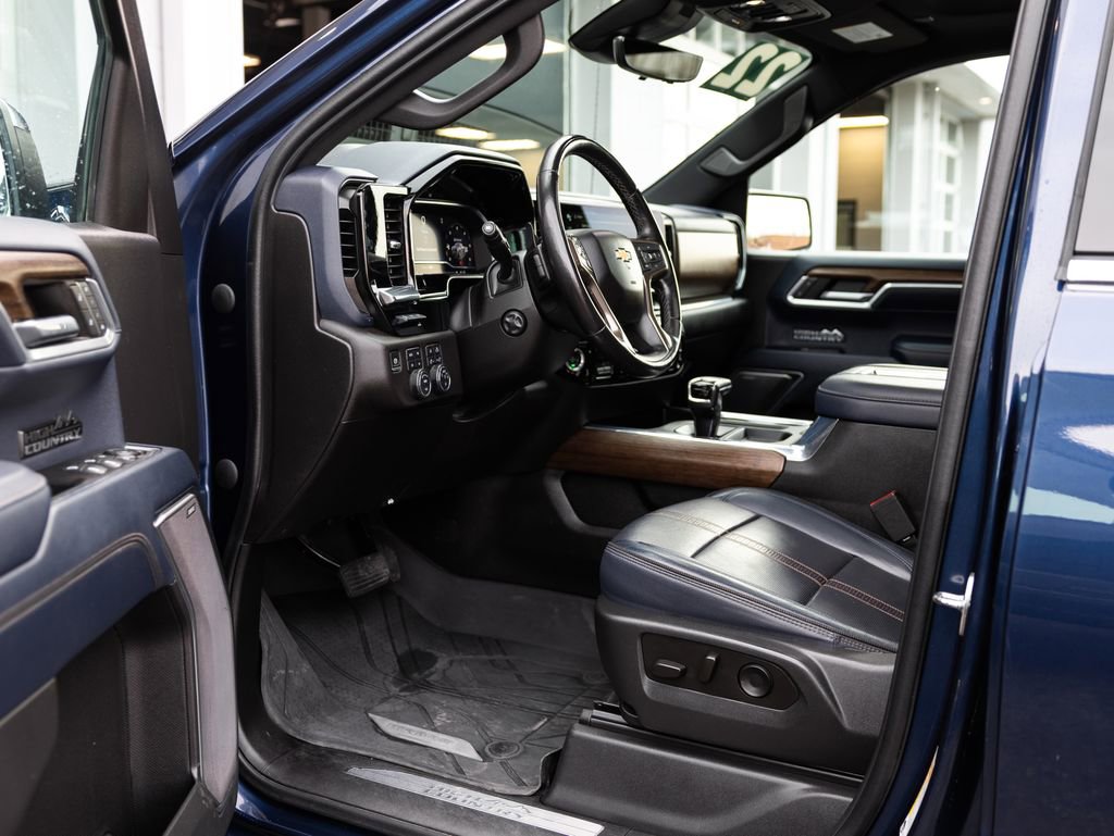Used 2022 Chevrolet Silverado 1500 High Country w/ High Country Premium Package image 29