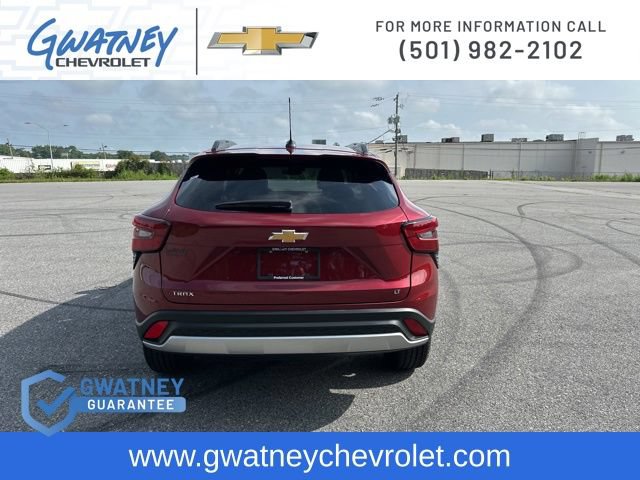 Used 2025 Chevrolet Trax LT w/ LT Convenience Package FWD image 6