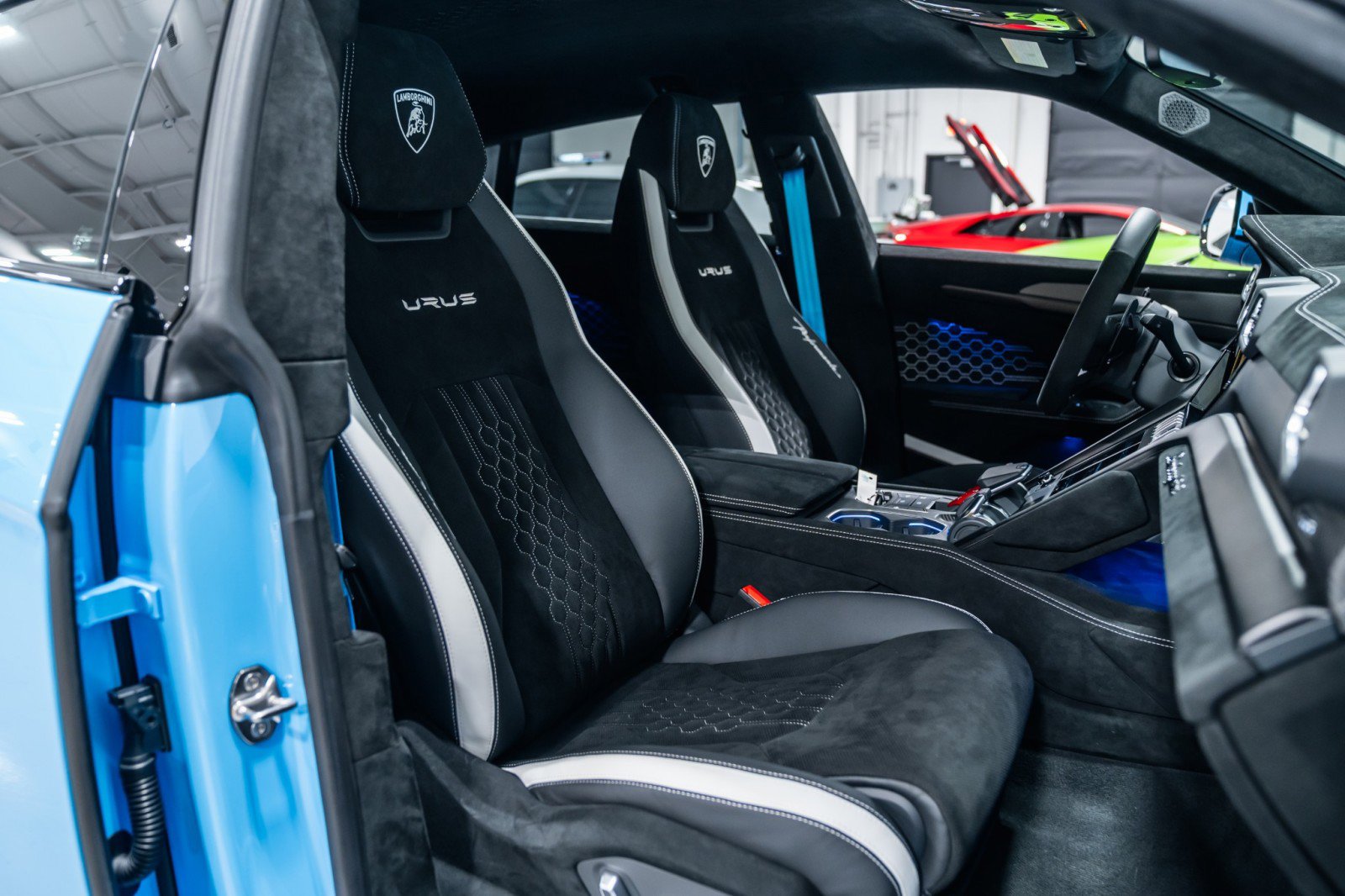 Used 2024 Lamborghini Urus Performante image 13