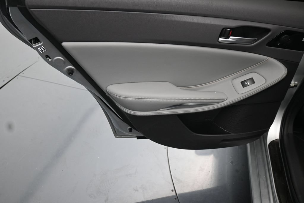 Used 2020 Toyota Avalon XSE FWD image 17