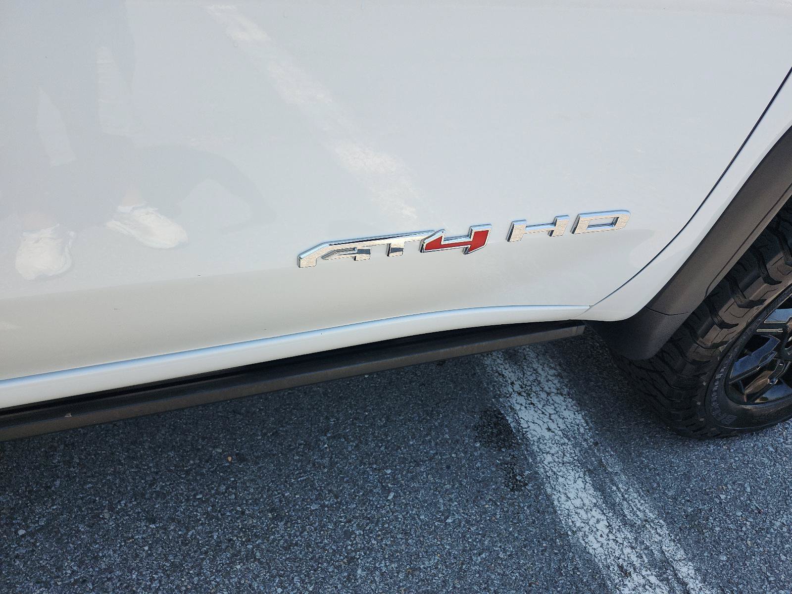 Used 2026 GMC Sierra 2500 AT4 w/ AT4 Premium Plus Package AWD/4WD image 7