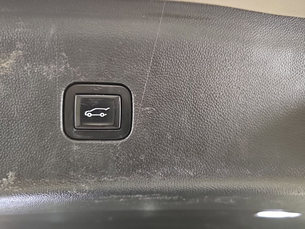 Used 2018 Buick Enclave Premium w/ Experience Buick Package image 16