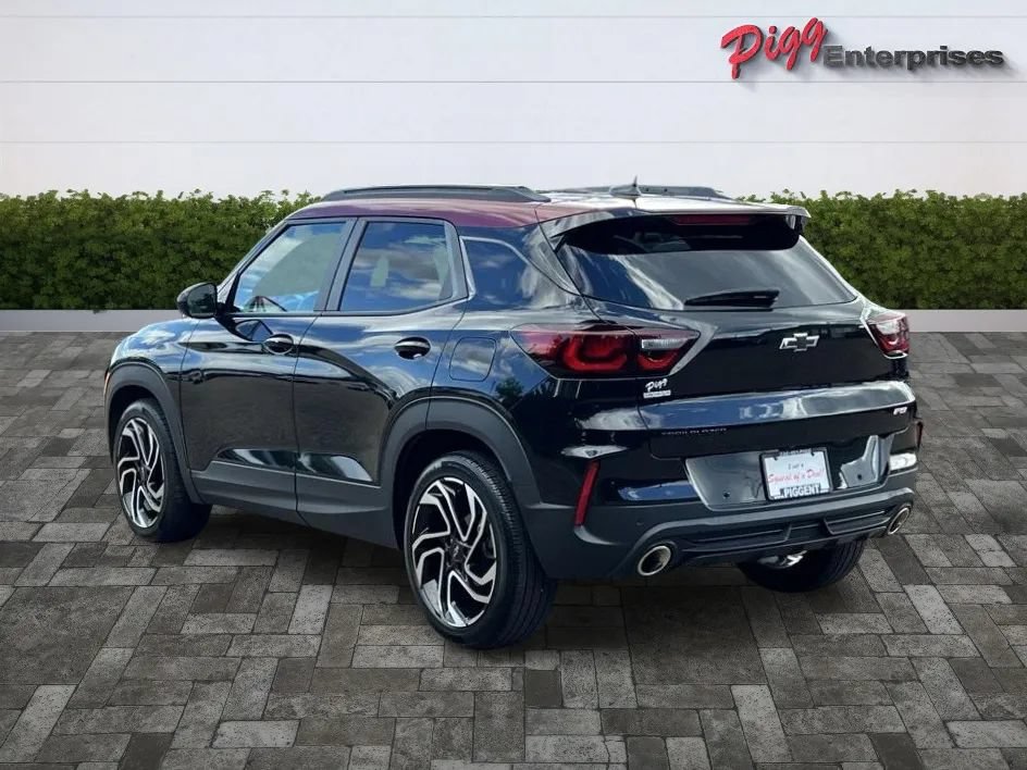 Used 2025 Chevrolet TrailBlazer RS w/ Convenience Package FWD image 2