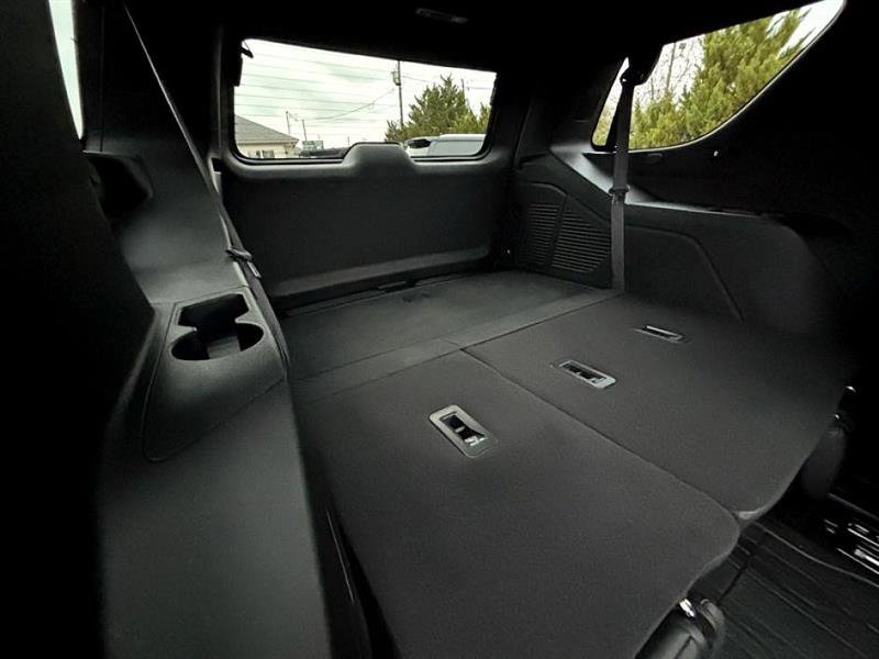 Used 2022 Chevrolet Tahoe Z71 w/ Luxury Package image 51