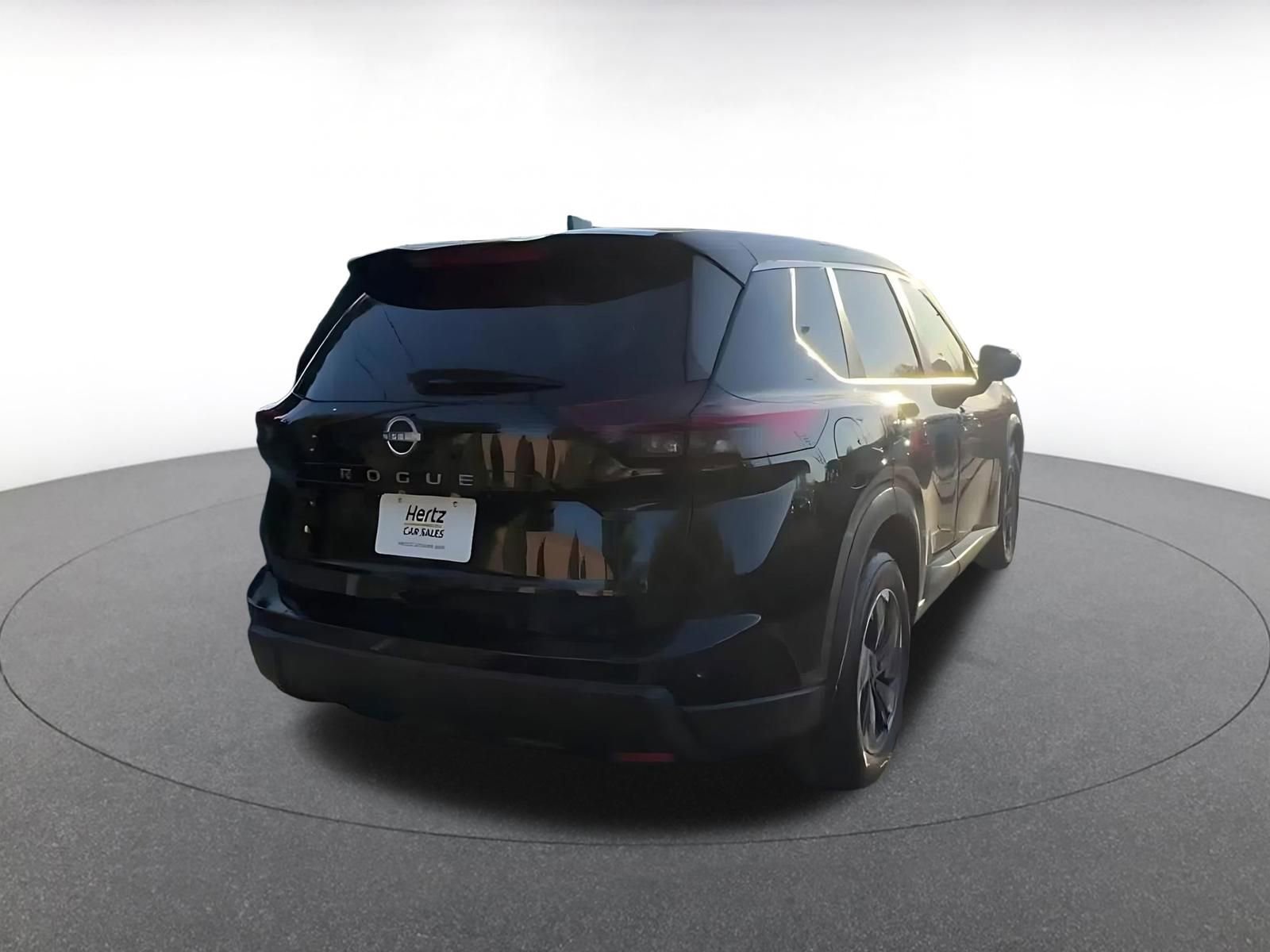 Used 2025 Nissan Rogue SV image 12