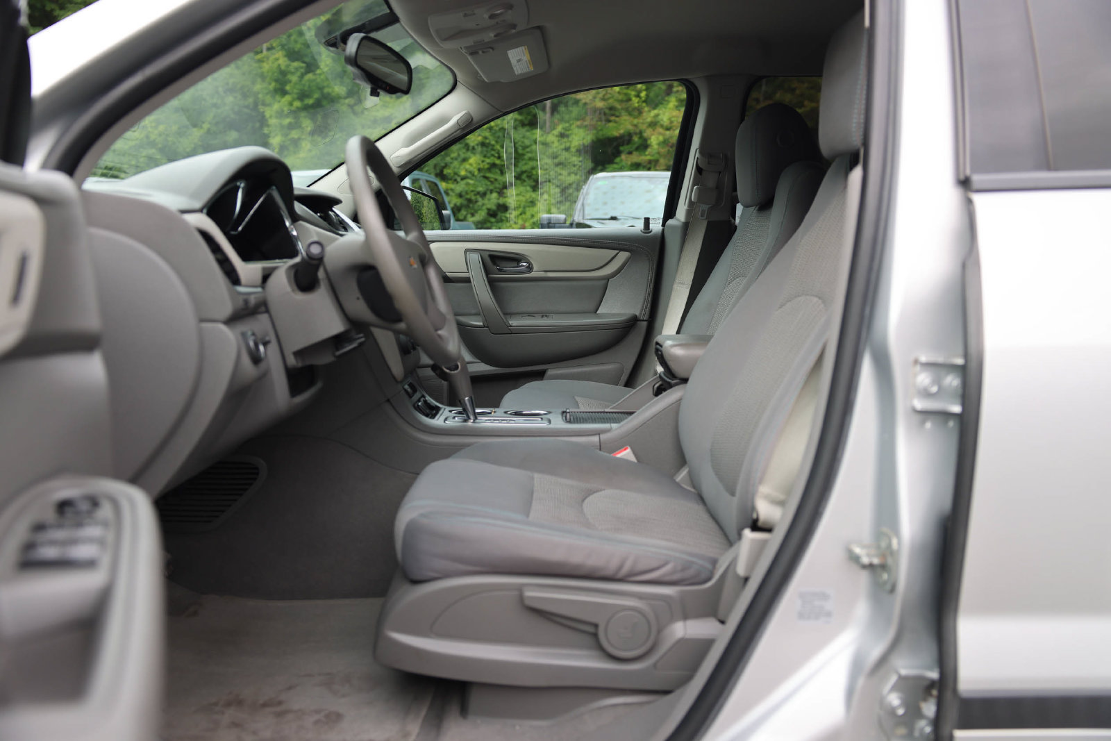 Used 2016 Chevrolet Traverse LS FWD image 16