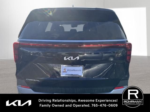 Used 2025 Kia Carnival FWD image 5
