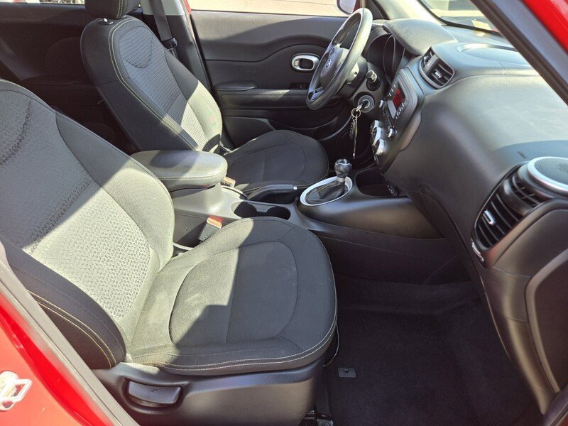 Used 2015 Kia Soul + FWD image 16