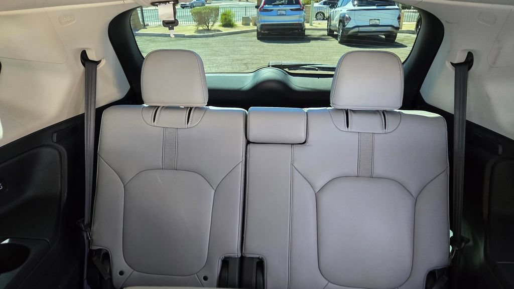 Used 2023 Honda Pilot EX-L image 12