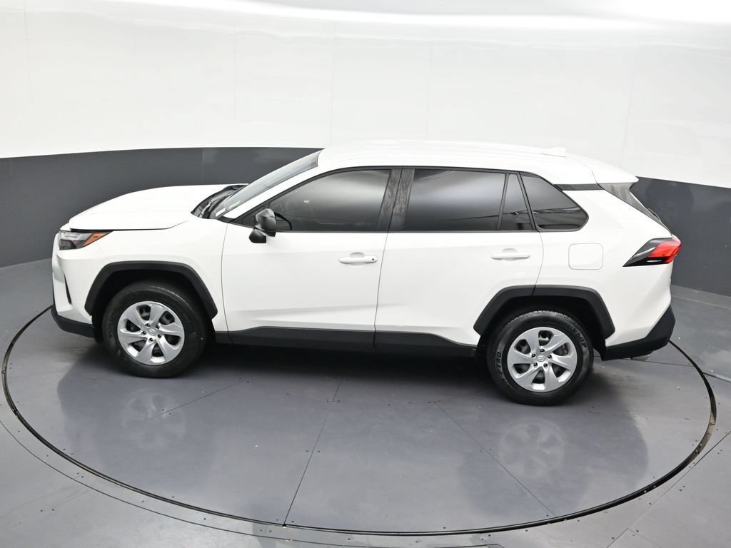 Used 2023 Toyota RAV4 LE FWD image 11