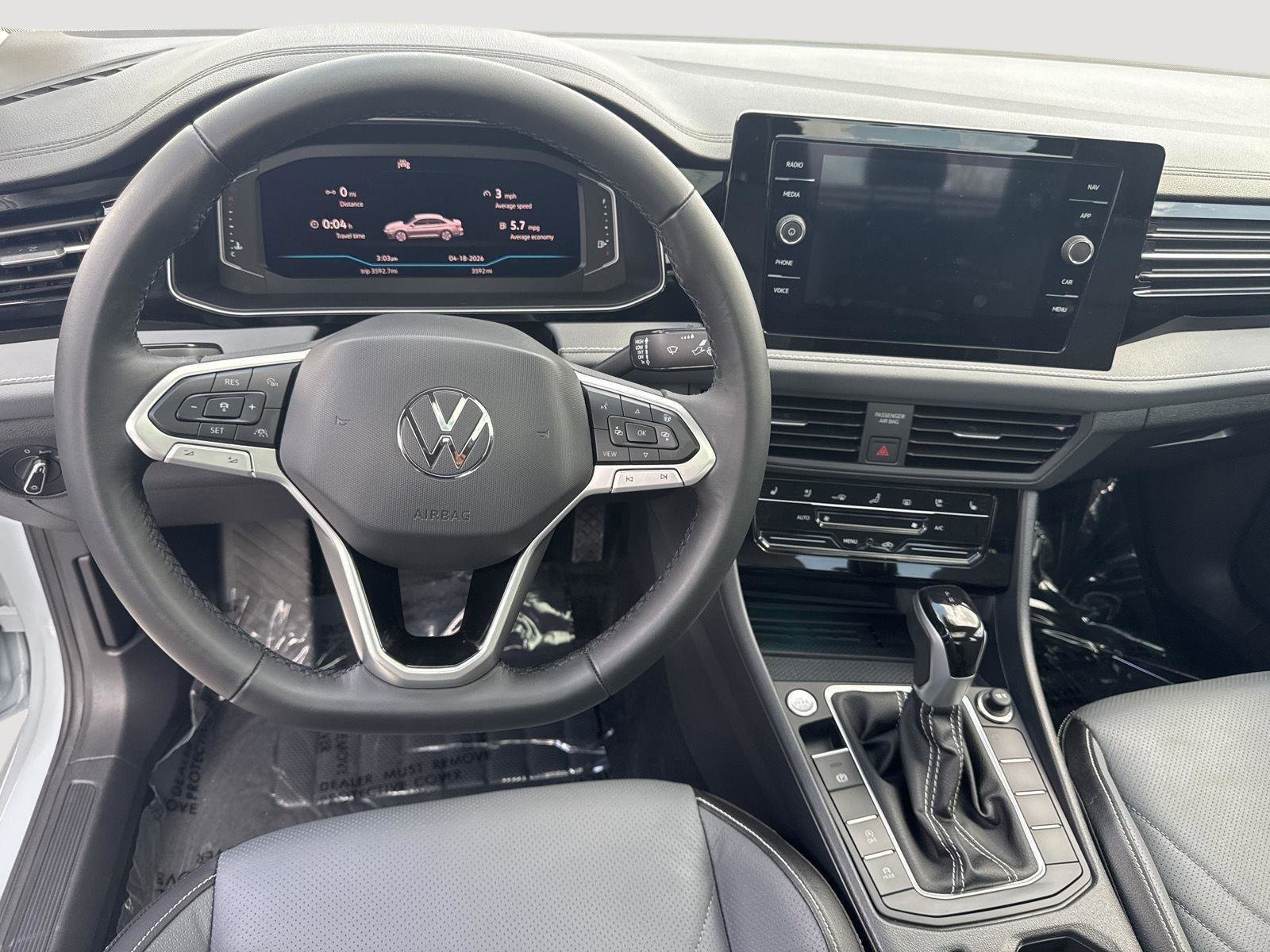 Used 2025 Volkswagen Jetta SEL image 21