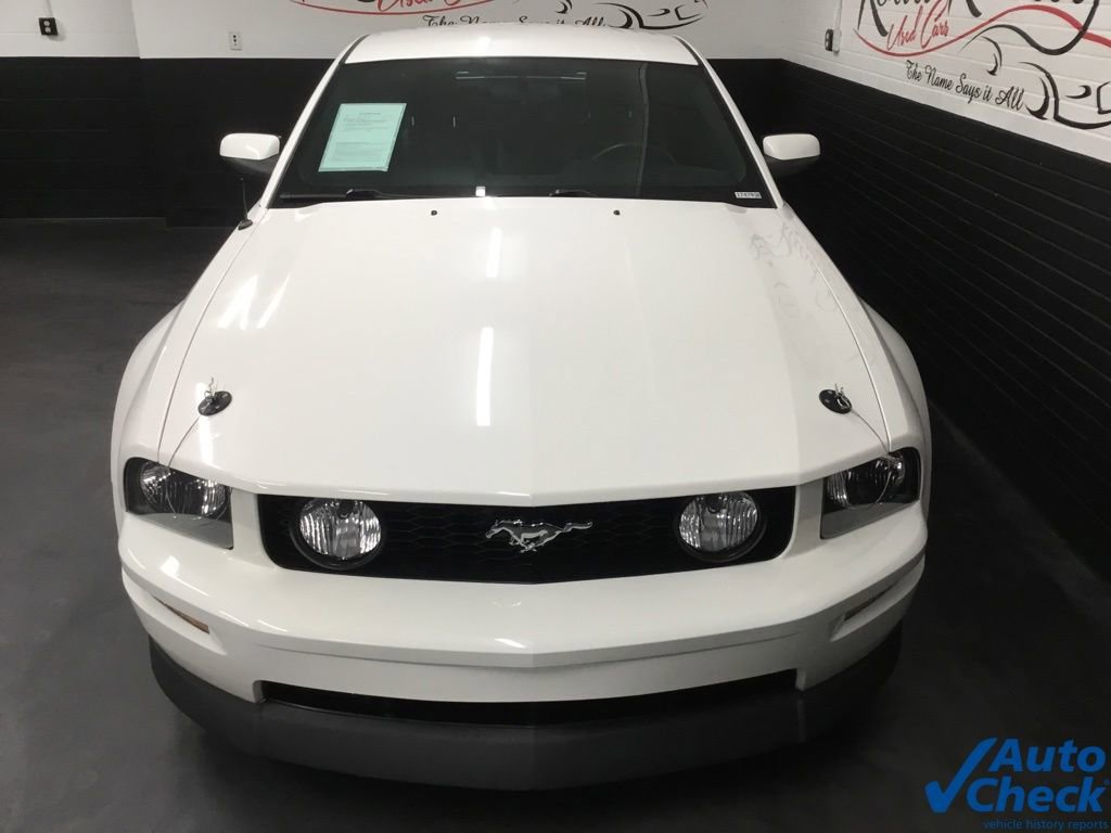 Used 2005 Ford Mustang GT Premium image 4