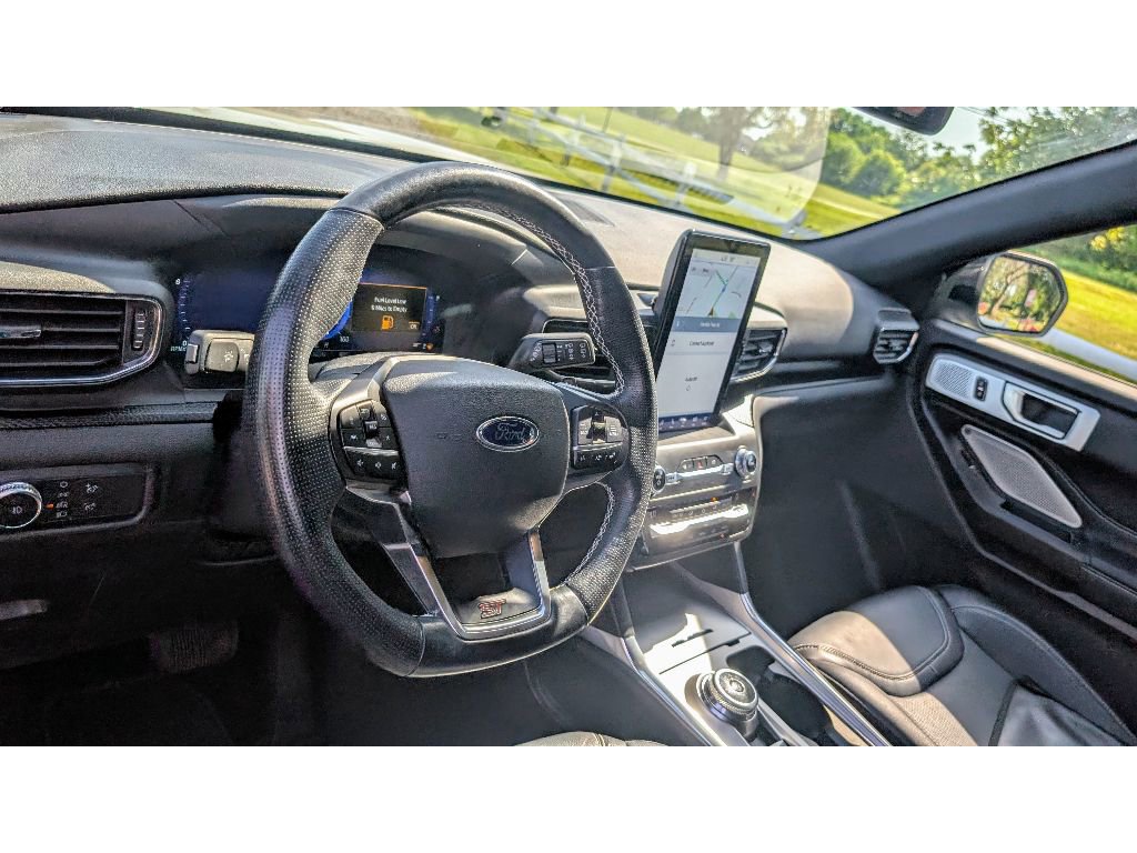 Used 2020 Ford Explorer ST w/ Premium Technology Package image 18
