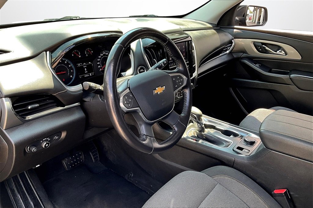 Used 2021 Chevrolet Traverse LT image 17