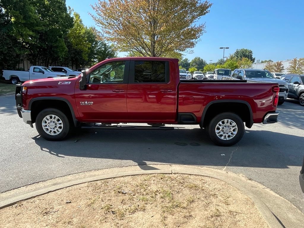 Used 2020 Chevrolet Silverado 2500 LT w/ Texas Edition AWD/4WD image 4