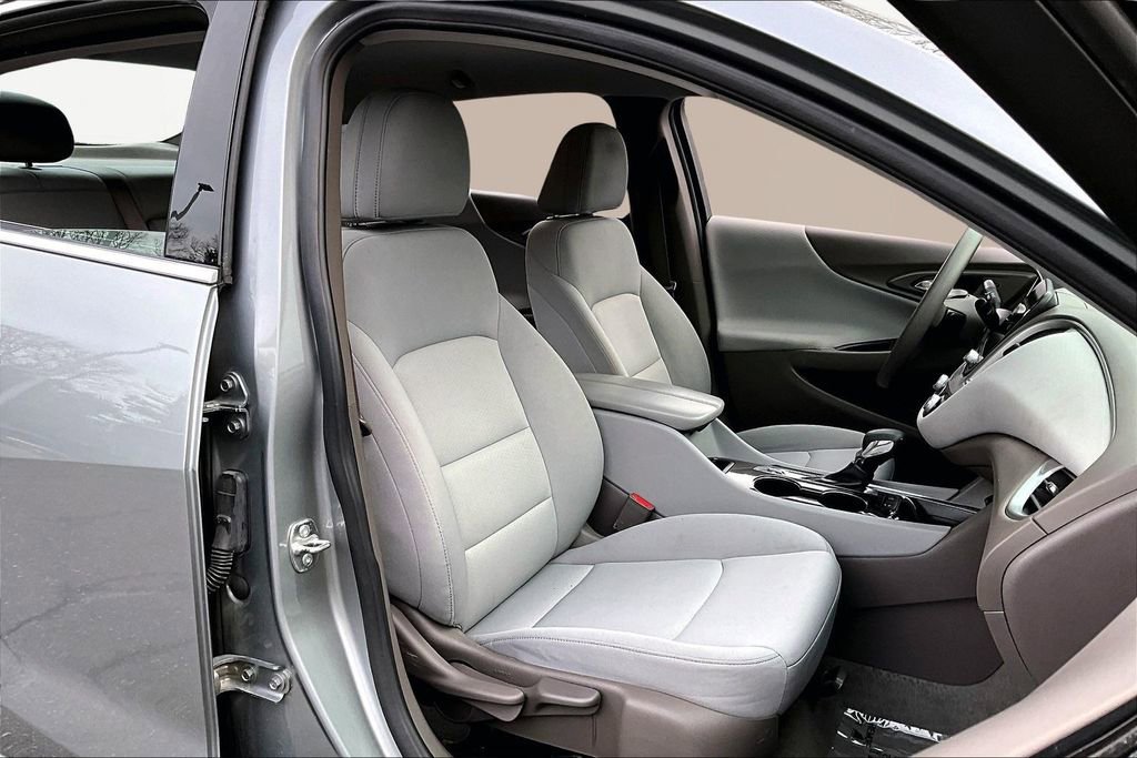 Used 2024 Chevrolet Malibu LT image 18