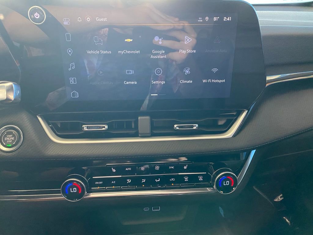 New 2026 Chevrolet Equinox LT w/ Convenience Package II image 2