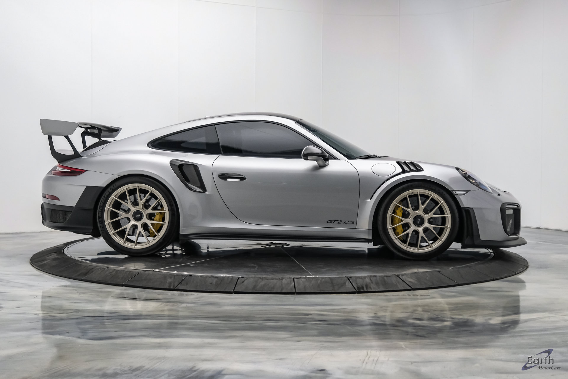 Used 2018 Porsche 911 GT2 RS RWD image 25