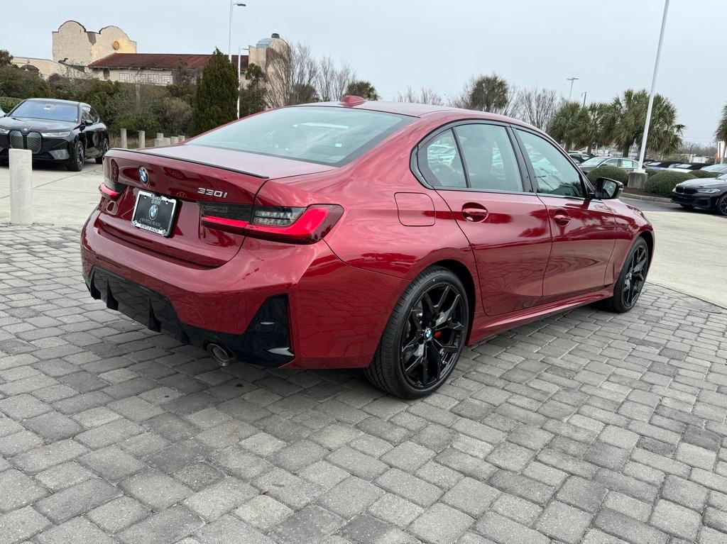 Certified 2025 BMW 330i 330i w/ M Sport Package image 9