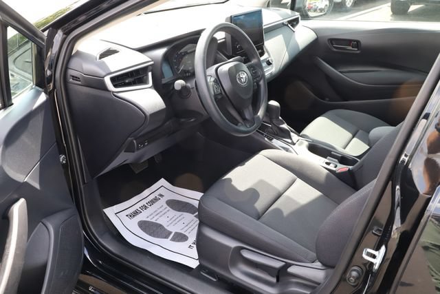 Used 2025 Toyota Corolla LE FWD image 9