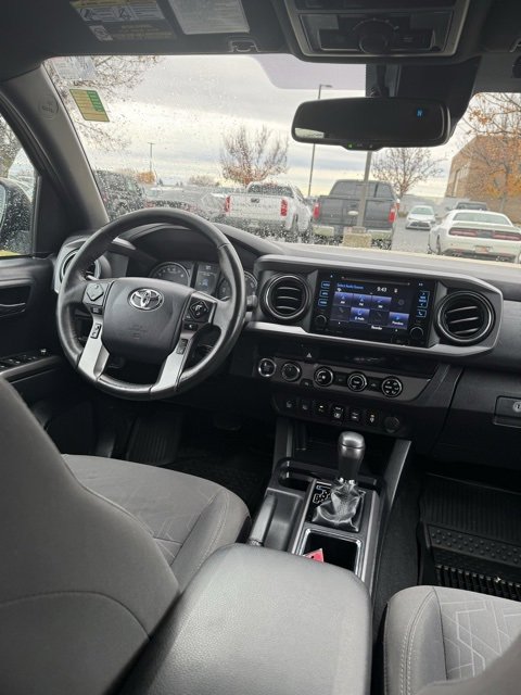 Certified 2018 Toyota Tacoma TRD Off-Road image 27