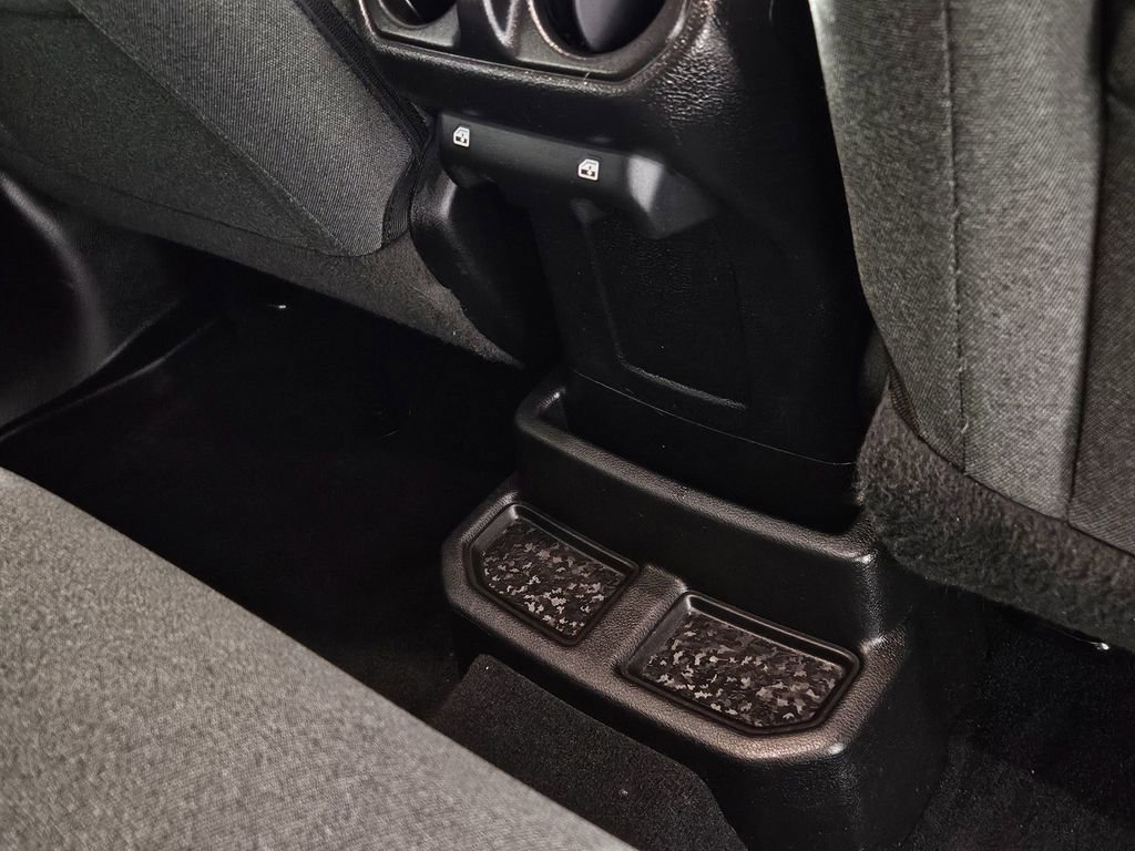 Used 2024 Jeep Wrangler Unlimited w/ Convenience Group AWD/4WD image 28