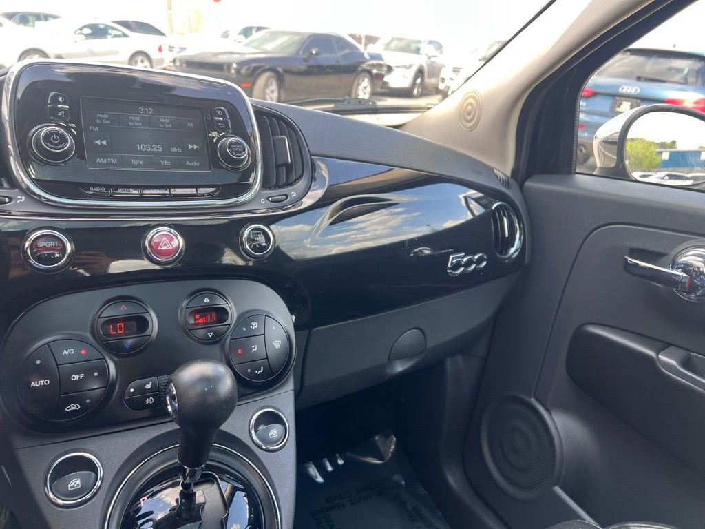 Used 2017 FIAT 500 Lounge image 16