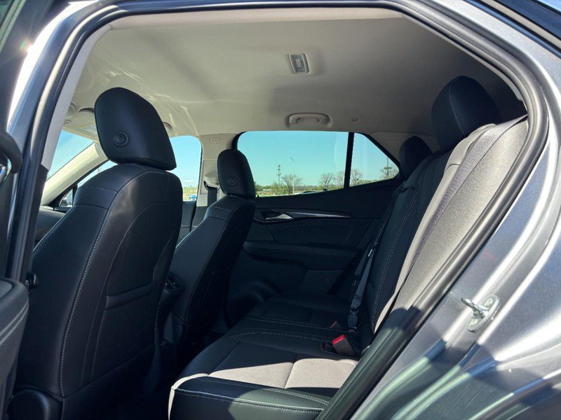 Used 2022 Buick Envision Essence w/ Safety Package image 10