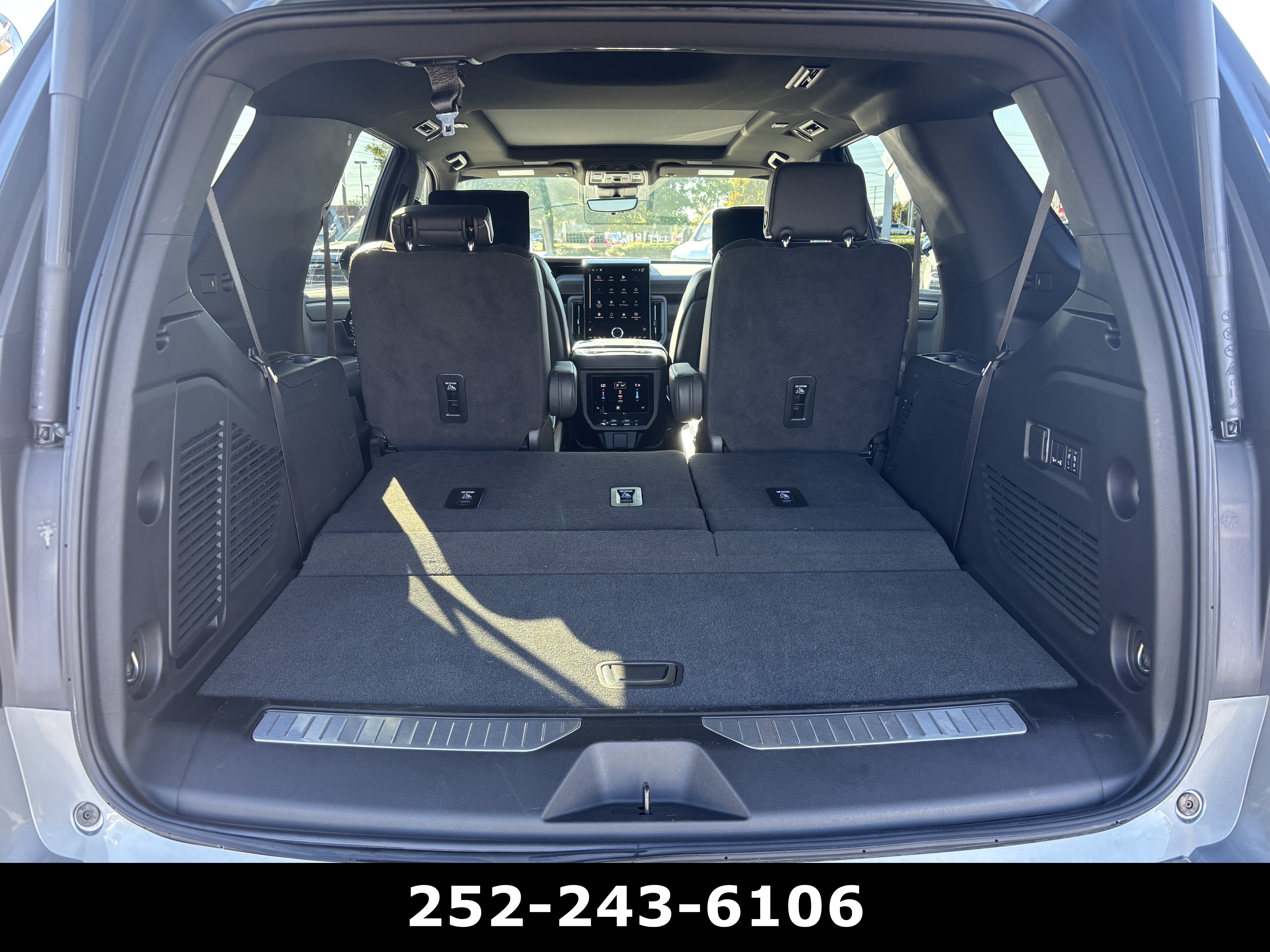 Used 2025 GMC Yukon AT4 Ultimate AWD/4WD image 31