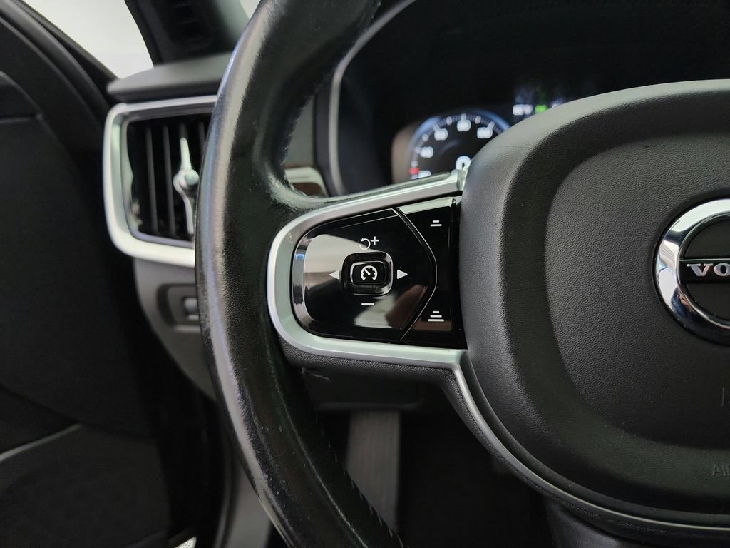 Used 2017 Volvo S90 T6 Momentum w/ Vision Package AWD/4WD image 21