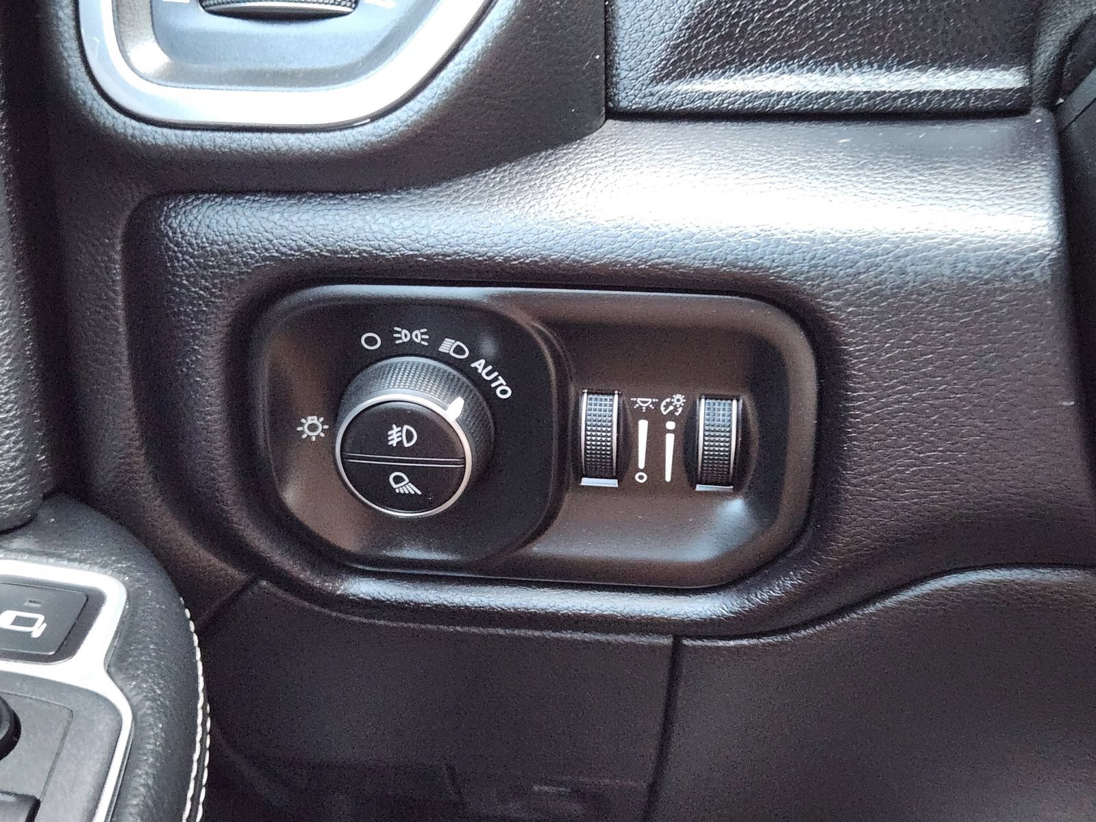 Used 2021 RAM 3500 Laramie AWD/4WD image 26
