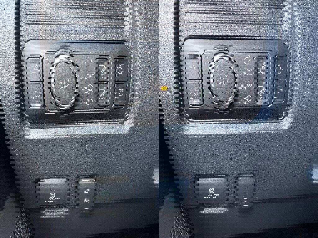 New 2026 Ford F250 Lariat w/ FX4 Off-Road Package image 40