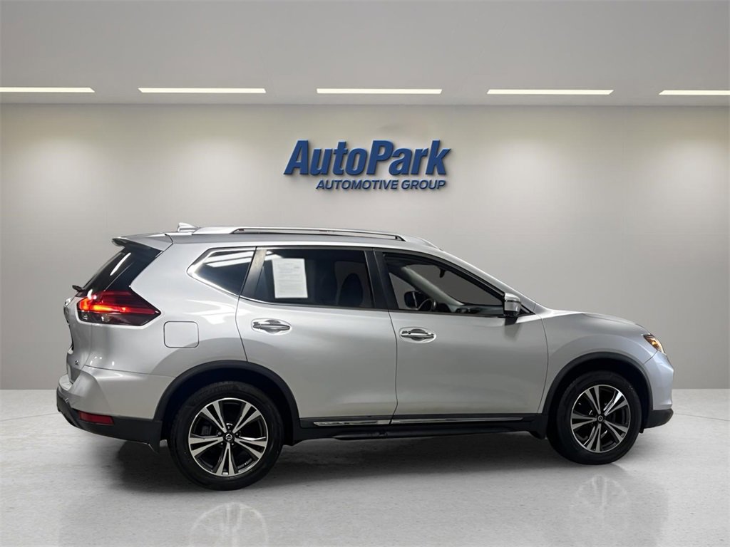 Used 2017 Nissan Rogue SL image 8