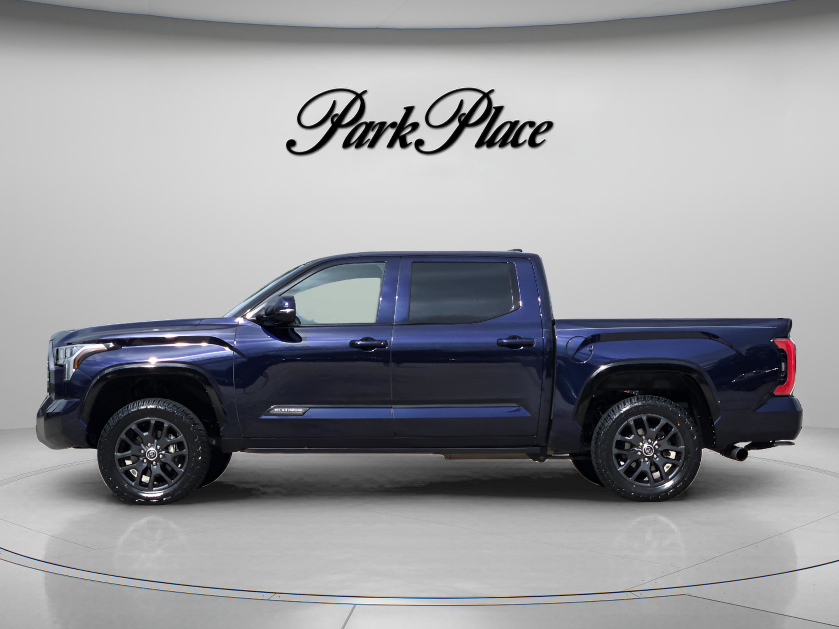 Used 2023 Toyota Tundra Platinum AWD/4WD image 2