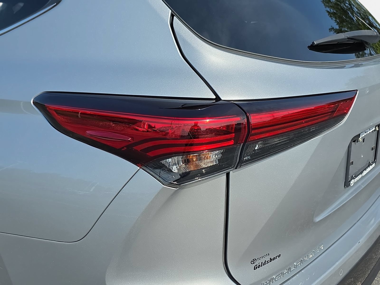 Used 2021 Toyota Highlander Limited FWD image 35