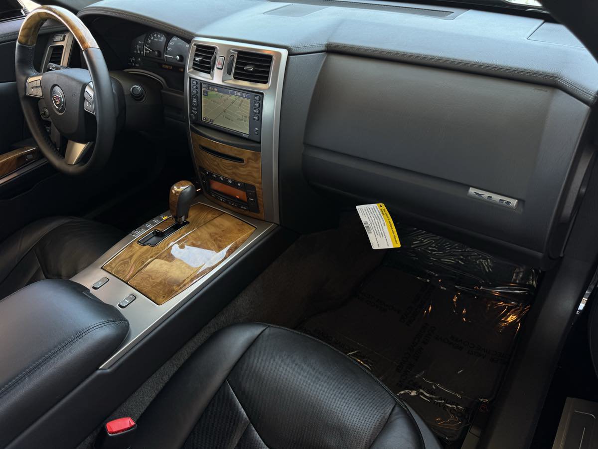 Used 2009 Cadillac XLR RWD image 26