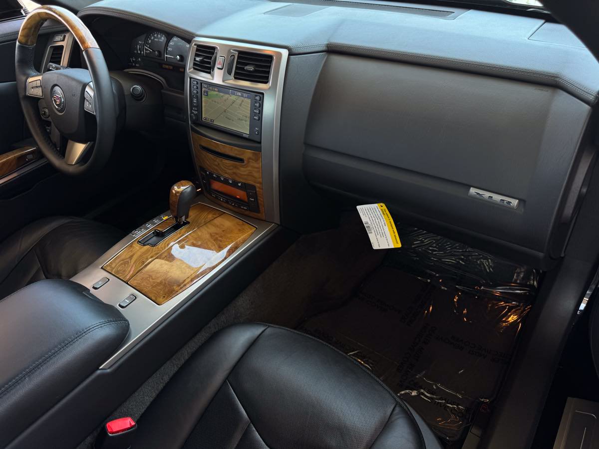 Used 2009 Cadillac XLR RWD image 26