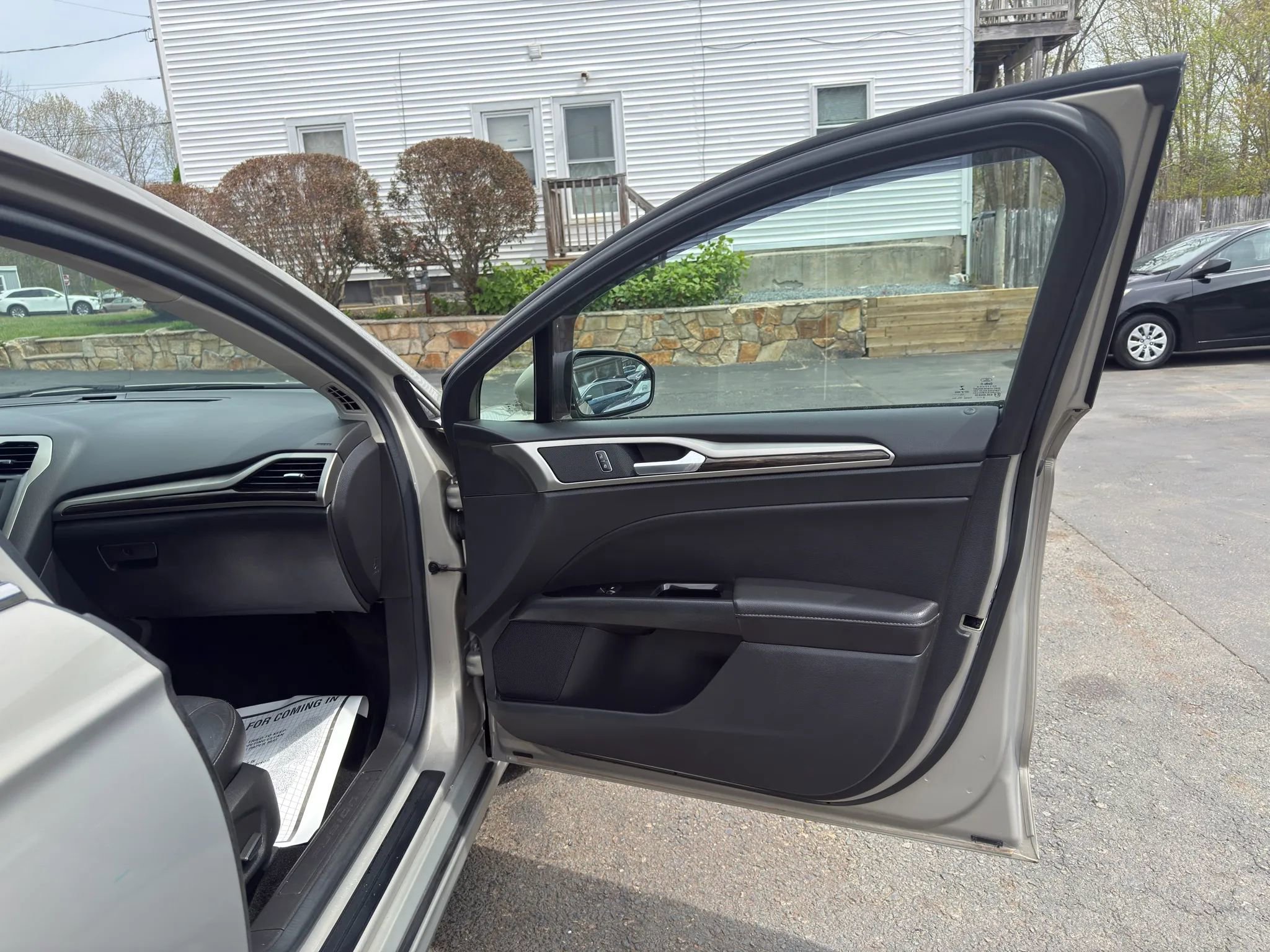 Used 2015 Ford Fusion SE w/ Equipment Group 202A AWD/4WD image 18