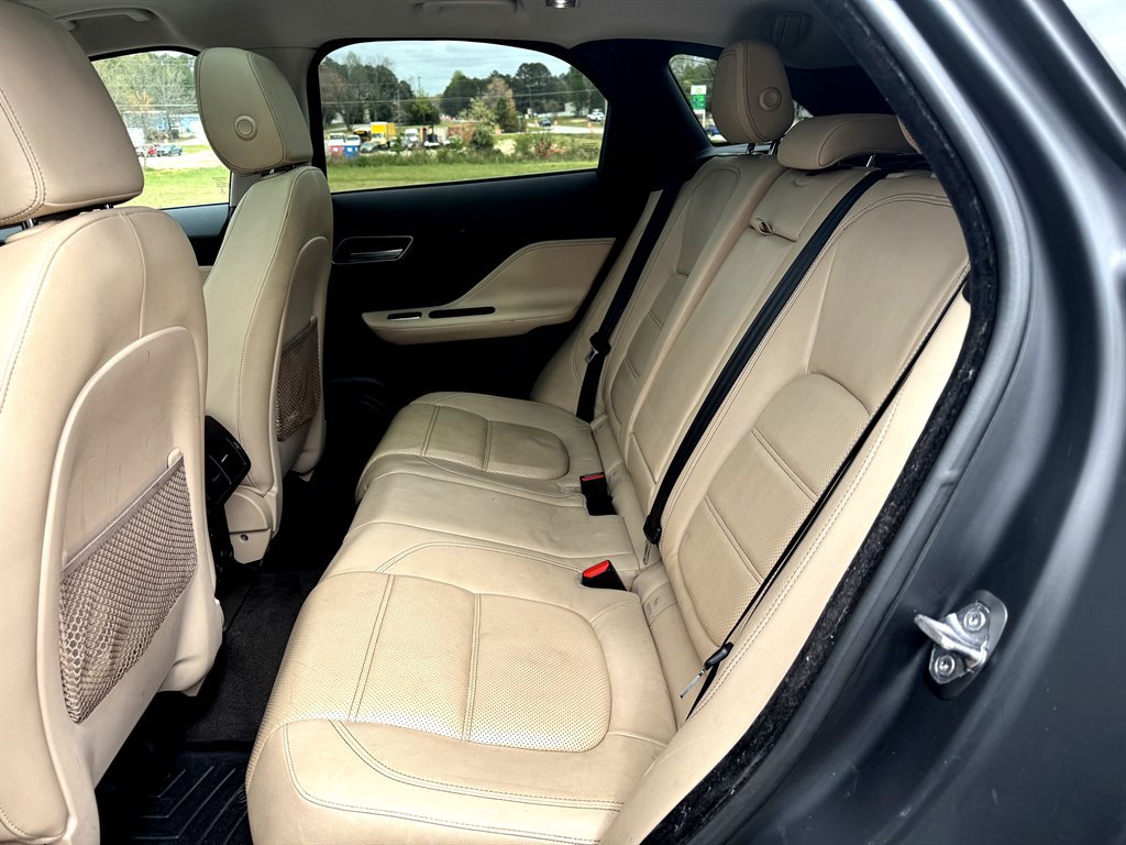 Used 2017 Jaguar F-PACE Prestige AWD/4WD image 12