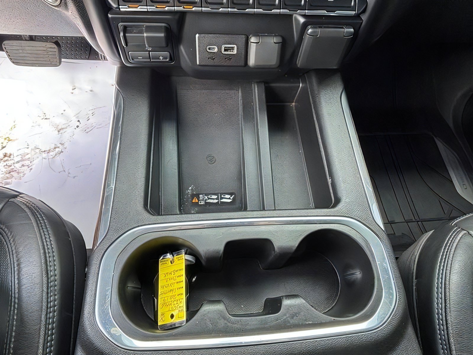 Used 2019 Chevrolet Silverado 1500 High Country w/ Technology Package AWD/4WD image 15