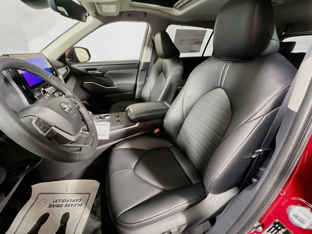 Certified 2026 Toyota Highlander XLE AWD/4WD image 16