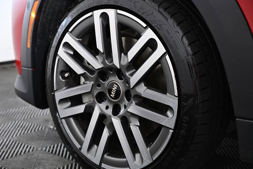 Certified 2025 MINI Cooper 2-Door Hardtop image 28