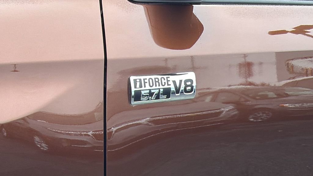 Used 2017 Toyota Tundra SR5 image 11