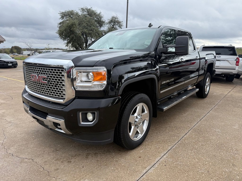 Used 2015 GMC Sierra 2500 Denali w/ Duramax Plus Package image 3